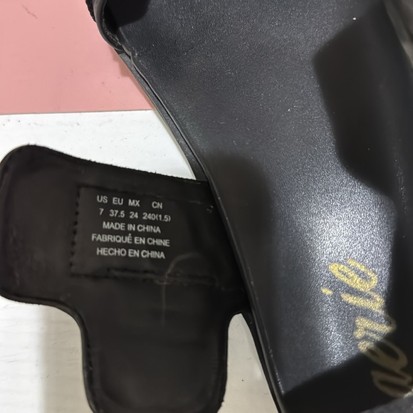 Aerie Black Women's Sandals - Picture 7 of 7